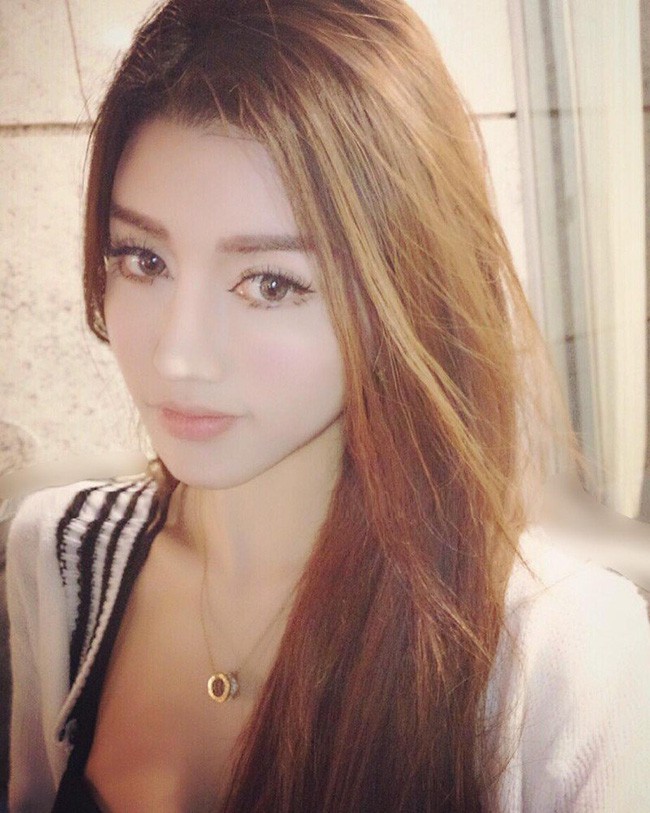 Không phải vì giàu mà đây mới là lý do khiến thiếu gia nhà tỷ phú Châu Á được vô số các nàng xin chết dù chàng đào hoa đến mức yêu là lo nơm nớp